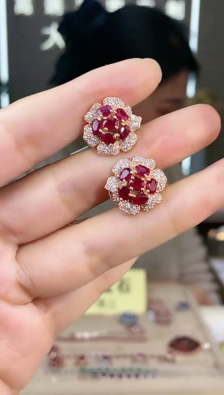 【闪购商品】红宝石耳饰银S925镶嵌耳饰