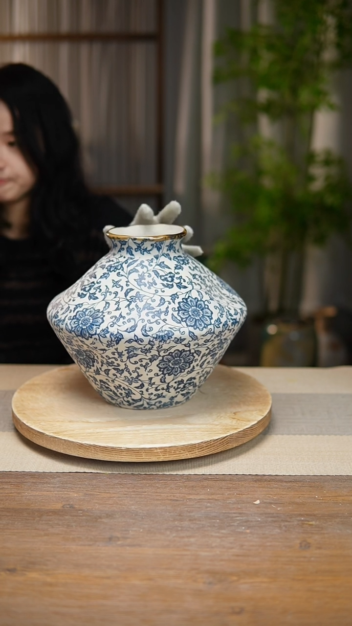 【闪购商品】陶瓷 花器青花瓷缠枝莲飞碟