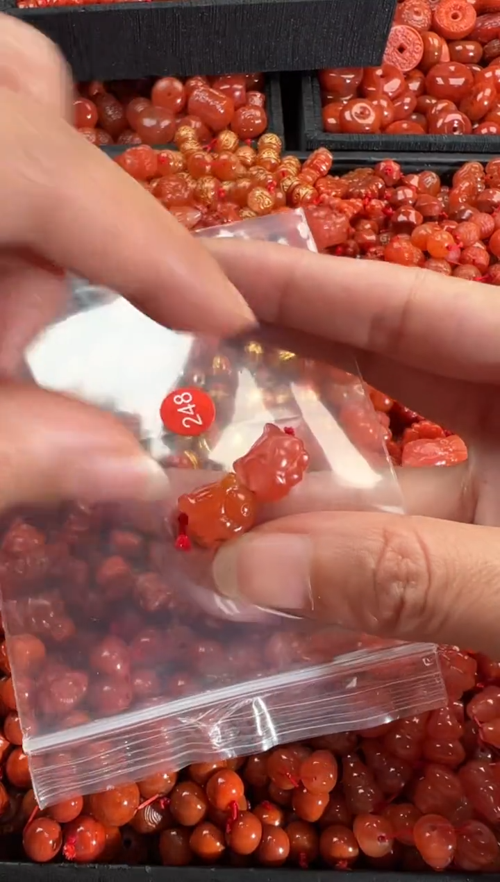 【闪购商品】南红玛瑙颈饰未镶嵌1