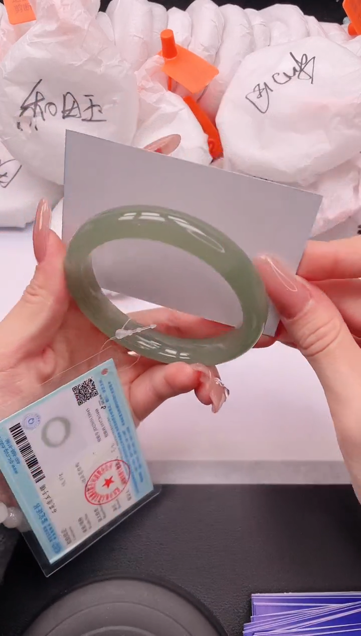 未镶嵌手镯石英质玉6V42-61