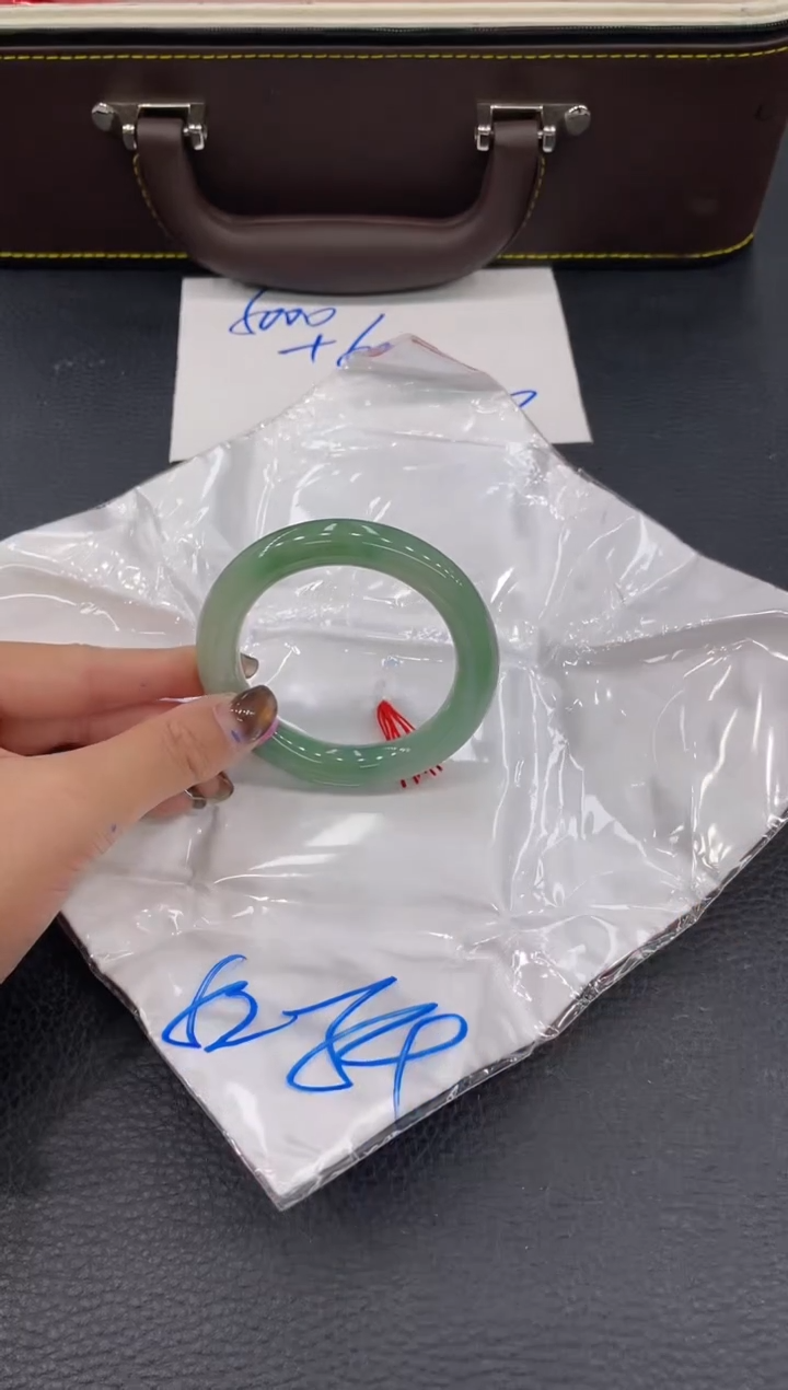 【闪购商品】翡翠手镯未镶嵌手镯