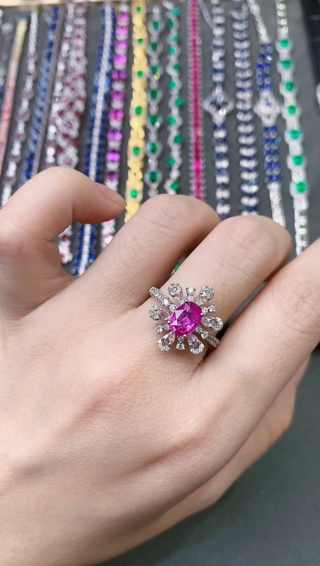 【闪购商品】彩色蓝宝石戒指18K金镶嵌无烧1