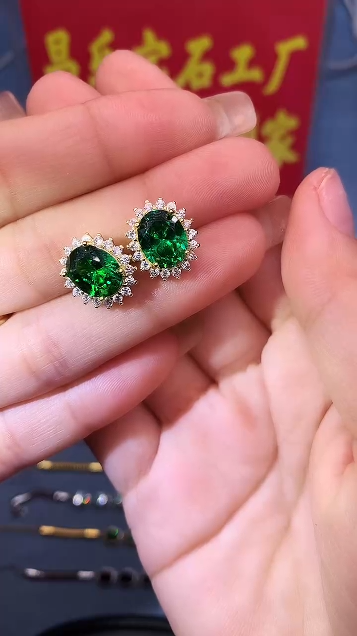 【闪购商品】透辉石耳饰银S925镶嵌1111
