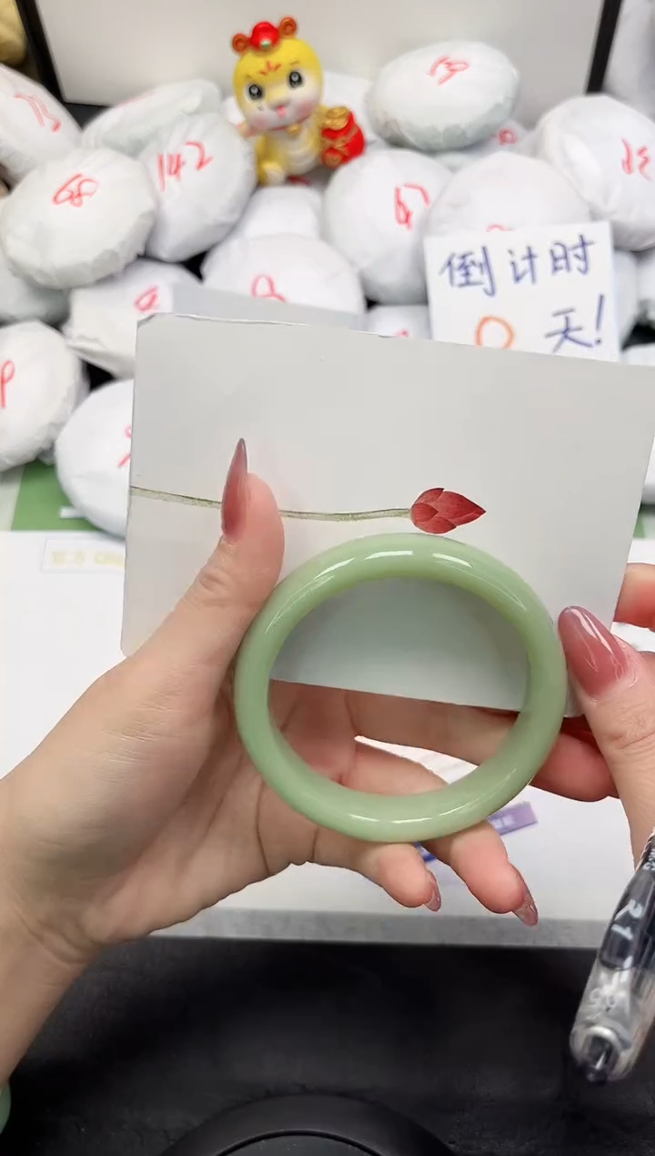 【闪购商品】石英质玉手镯未镶嵌109-60.8