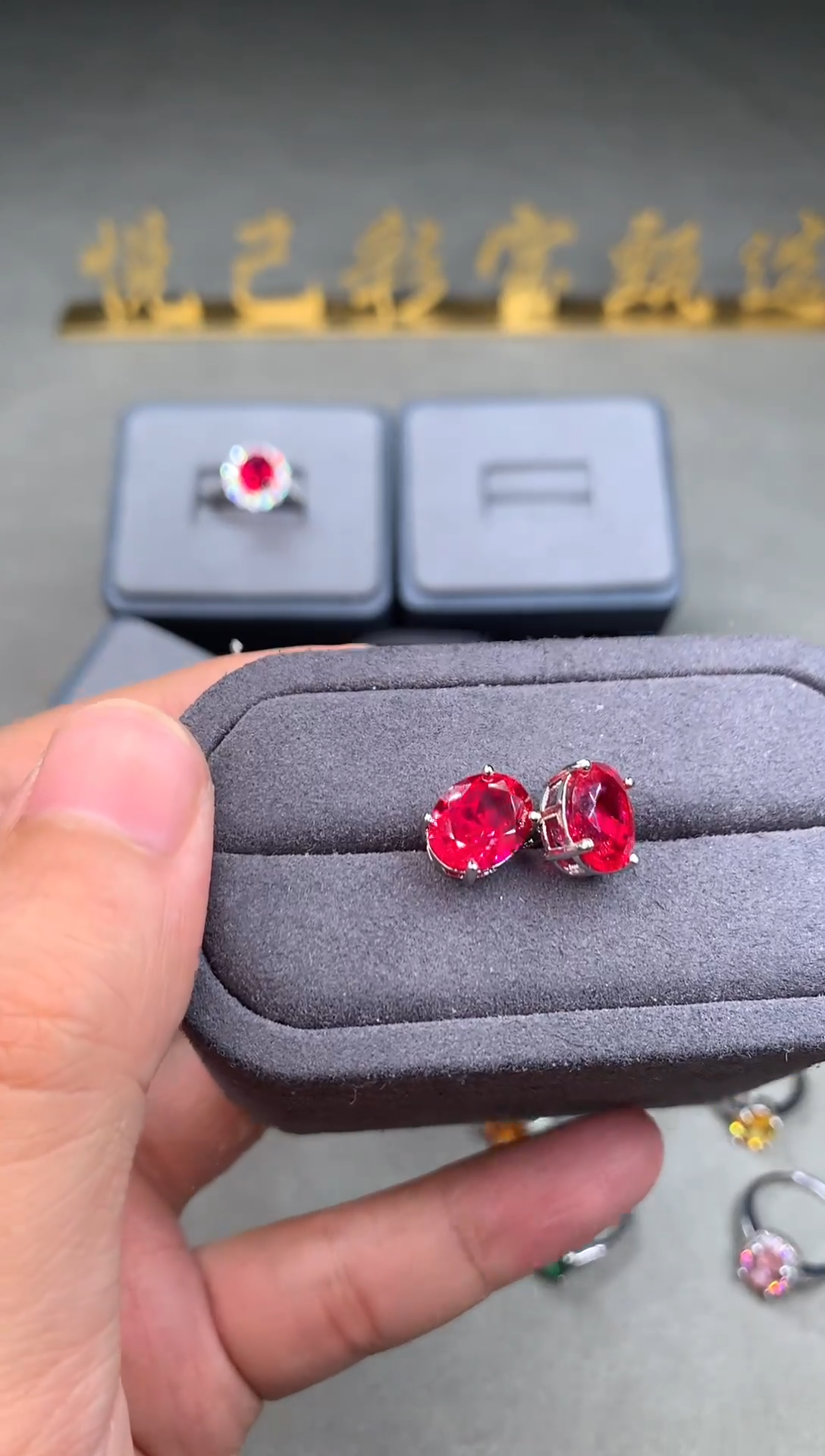 银S925镶嵌耳饰红宝石1111