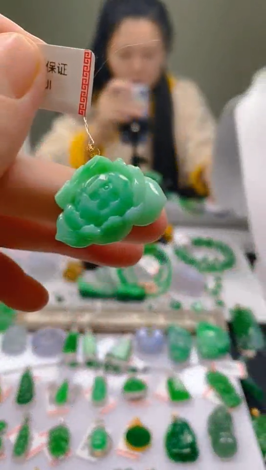 【闪购商品】翡翠颈饰18K金镶嵌新号开播，全场乱卖