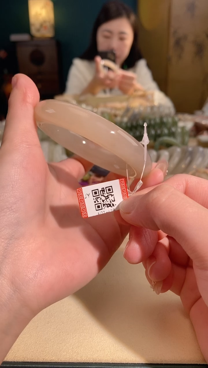 【闪购商品】和田玉手镯未镶嵌手镯57