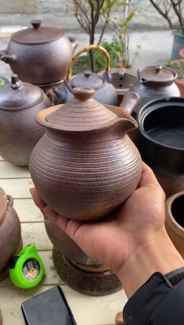 【闪购商品】陶600ml带盖带滤网