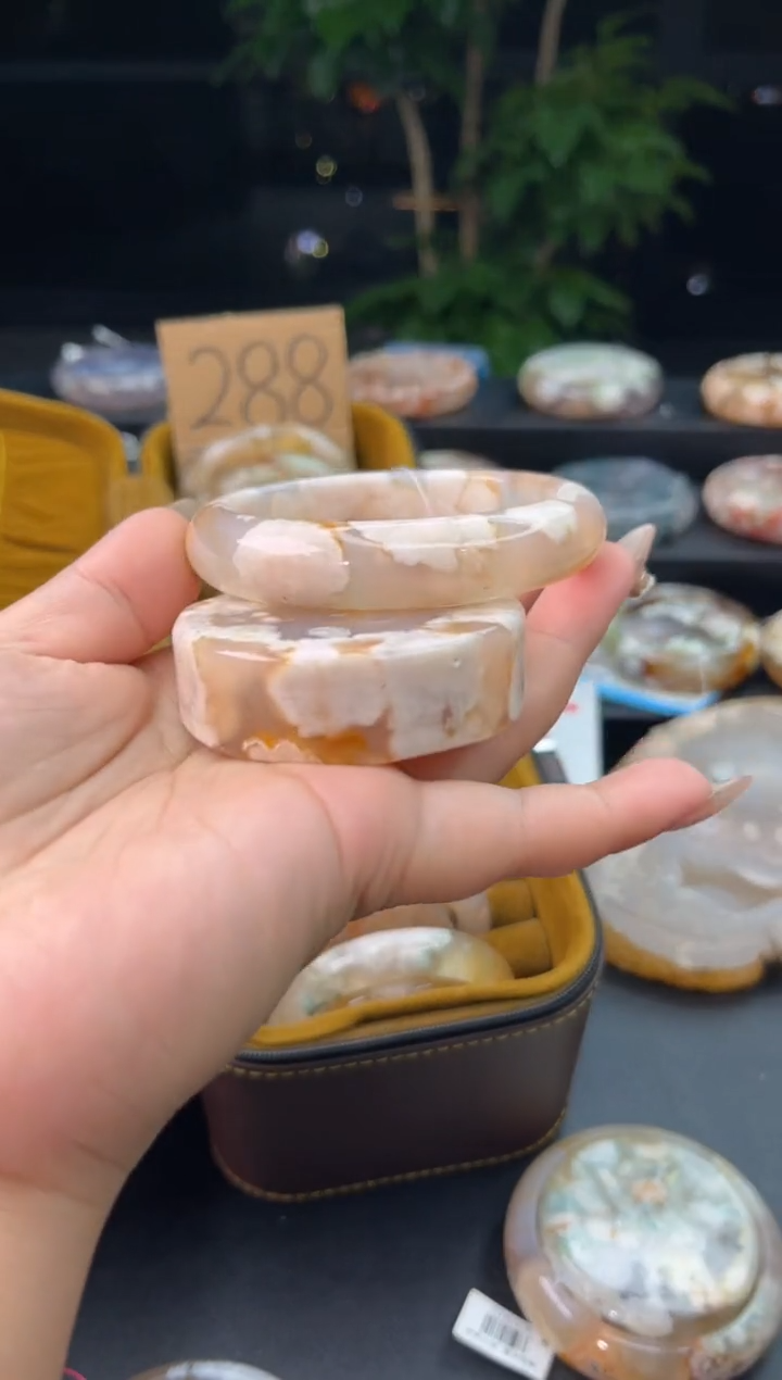 【闪购商品】石英质玉手镯未镶嵌赠送镯心（圈口58