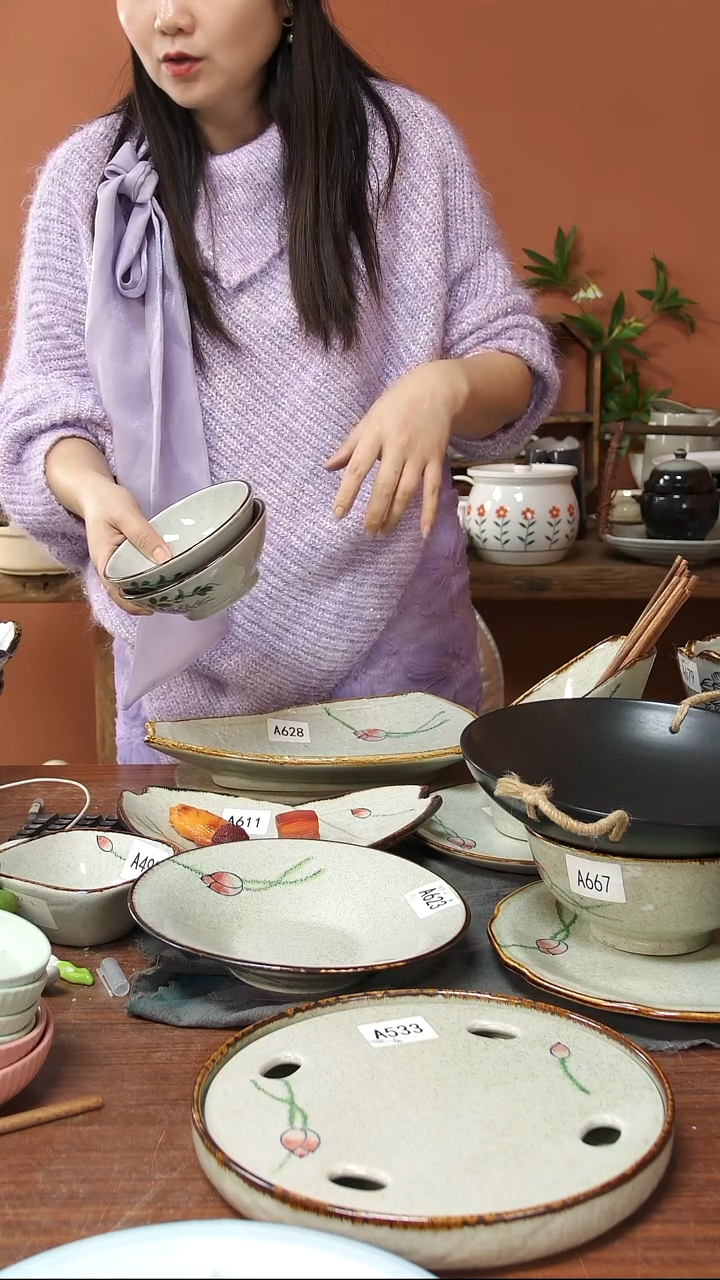 陶瓷A712 四只手绘紫藤花黑点14.5*5瑕疵