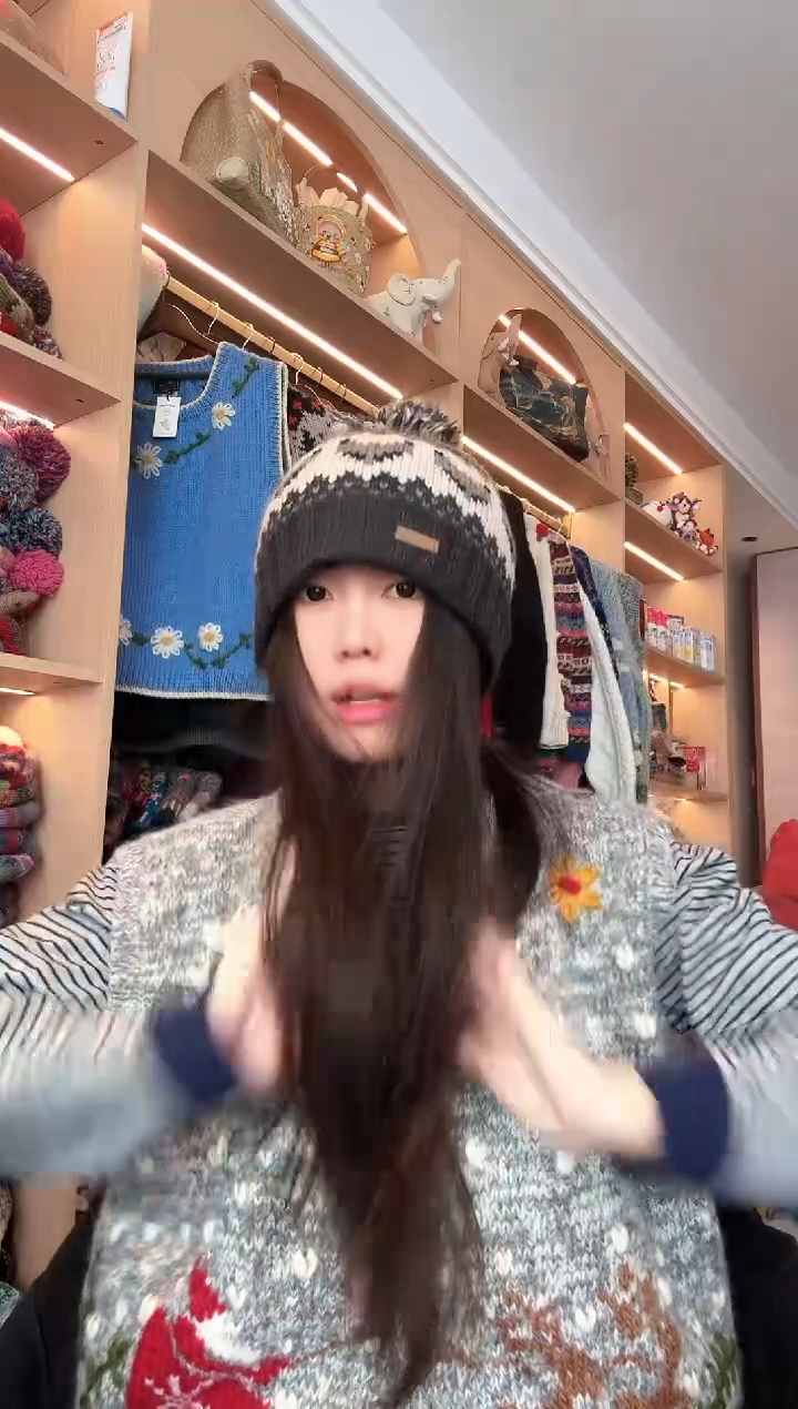 羊毛灰白翻边狐狸帽 