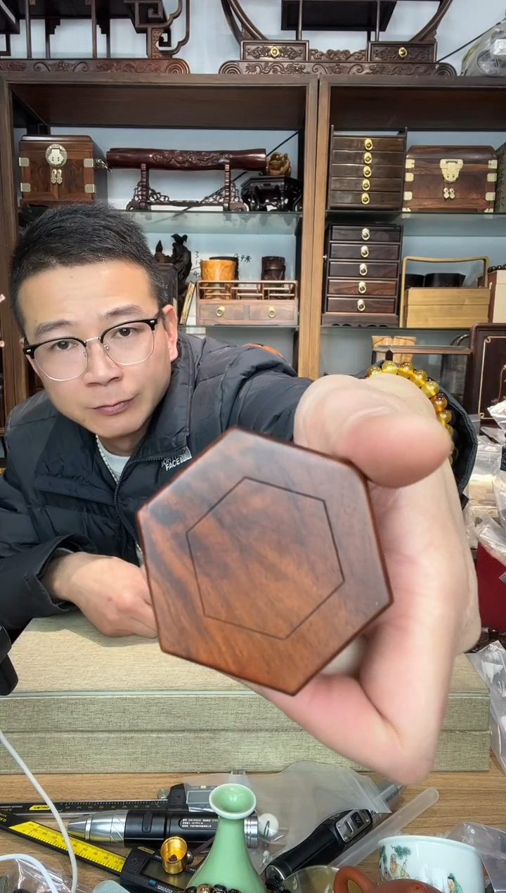 乌木类书架689大红酸枝小号六角摆台