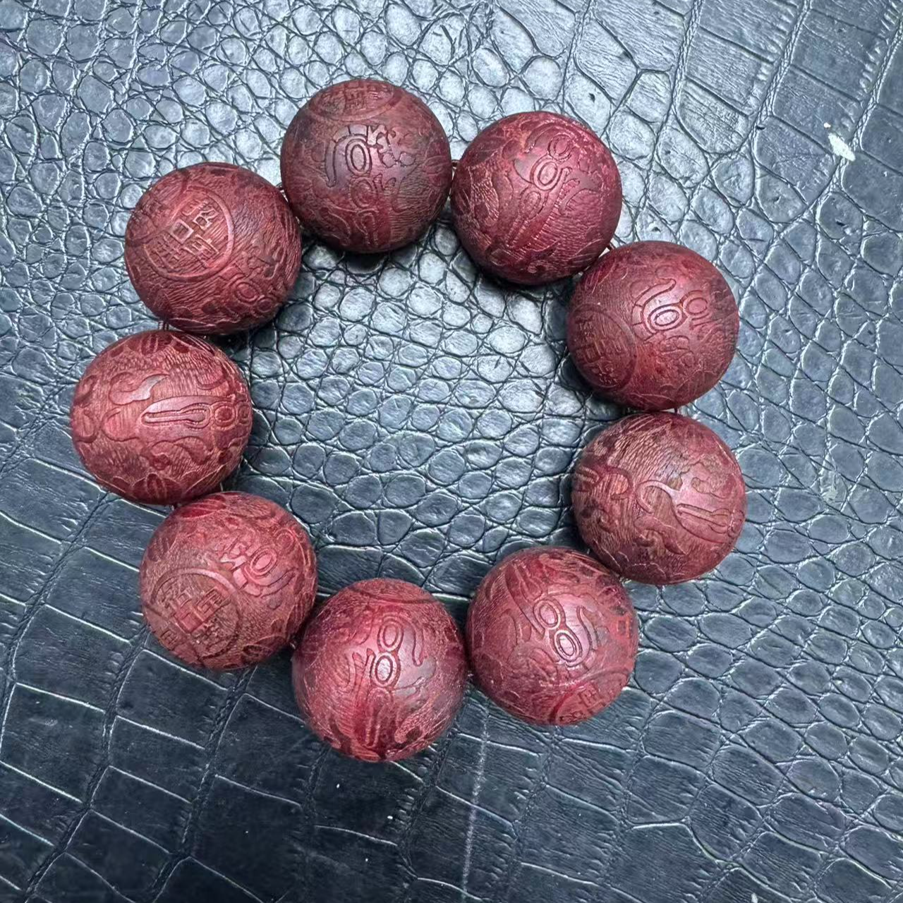 A216越南雕刻文玩手串30mm