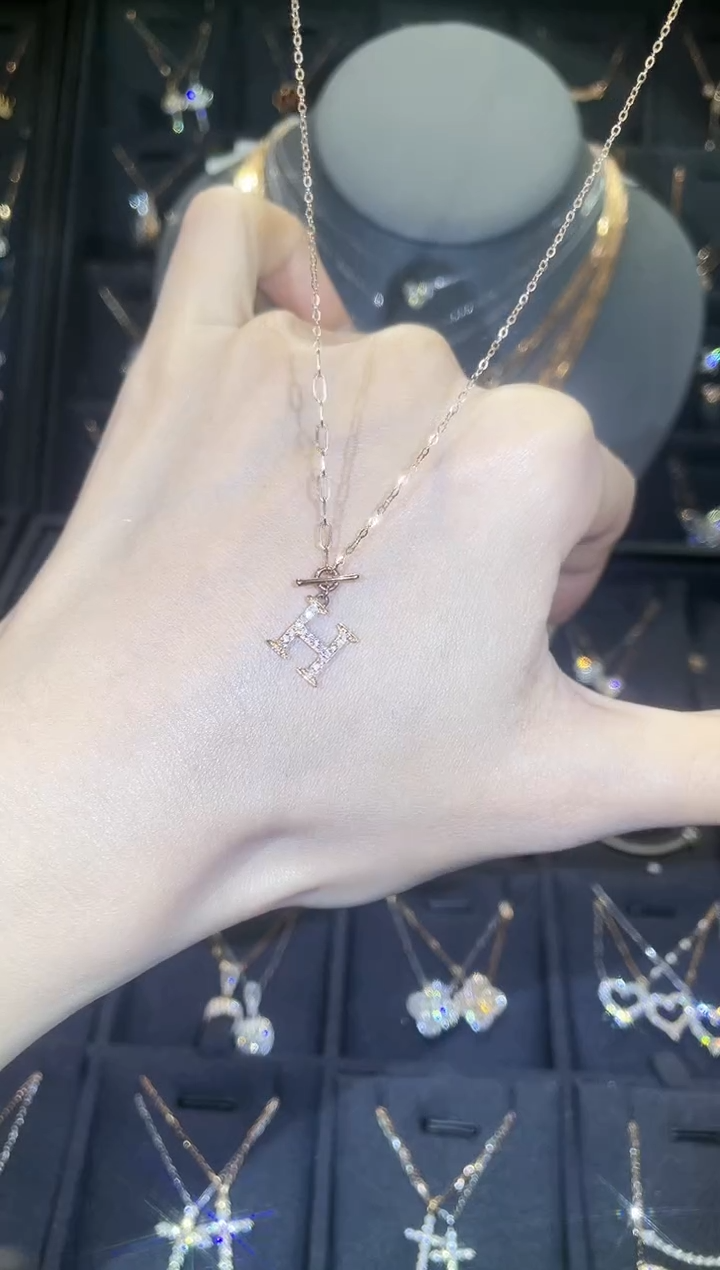 【闪购商品】钻石套链18K金镶嵌18K金玫 多人 字母H