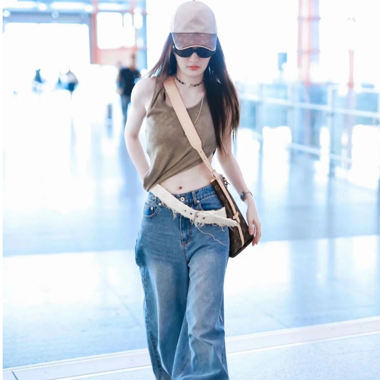 【海外购】经典时尚百搭单肩斜挎明星同款包包