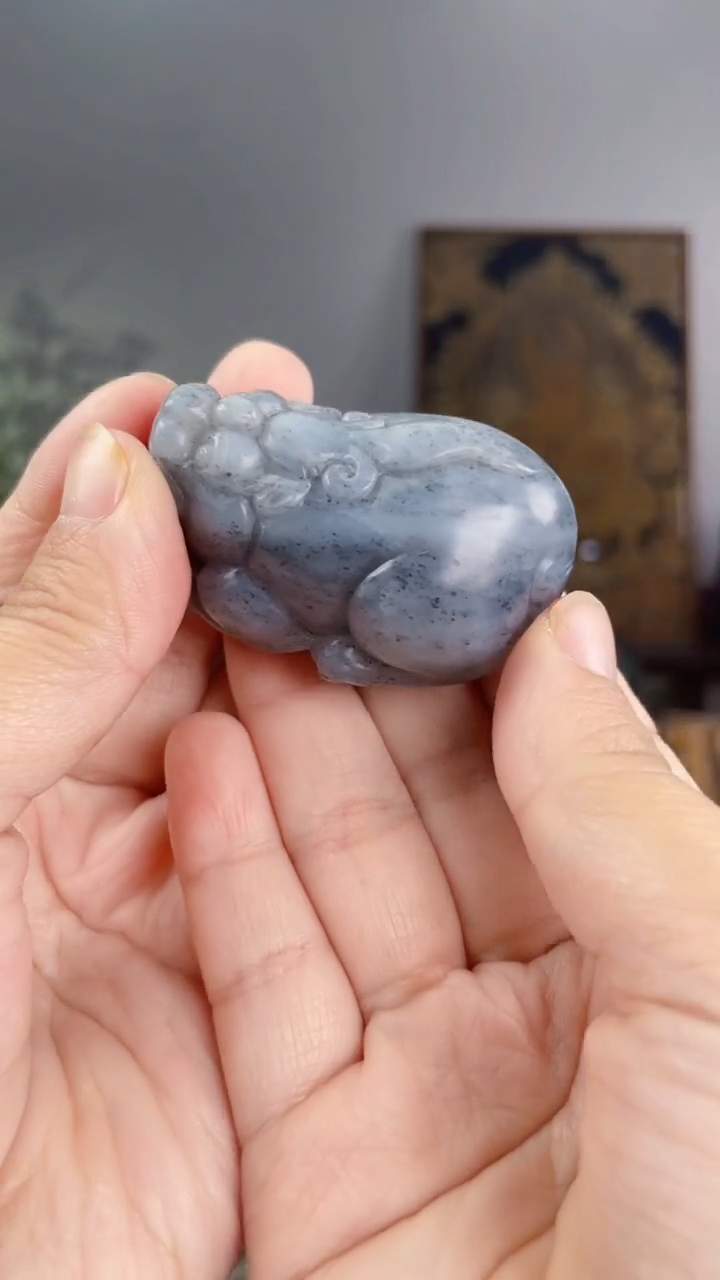 和田玉未镶嵌把件貔貅