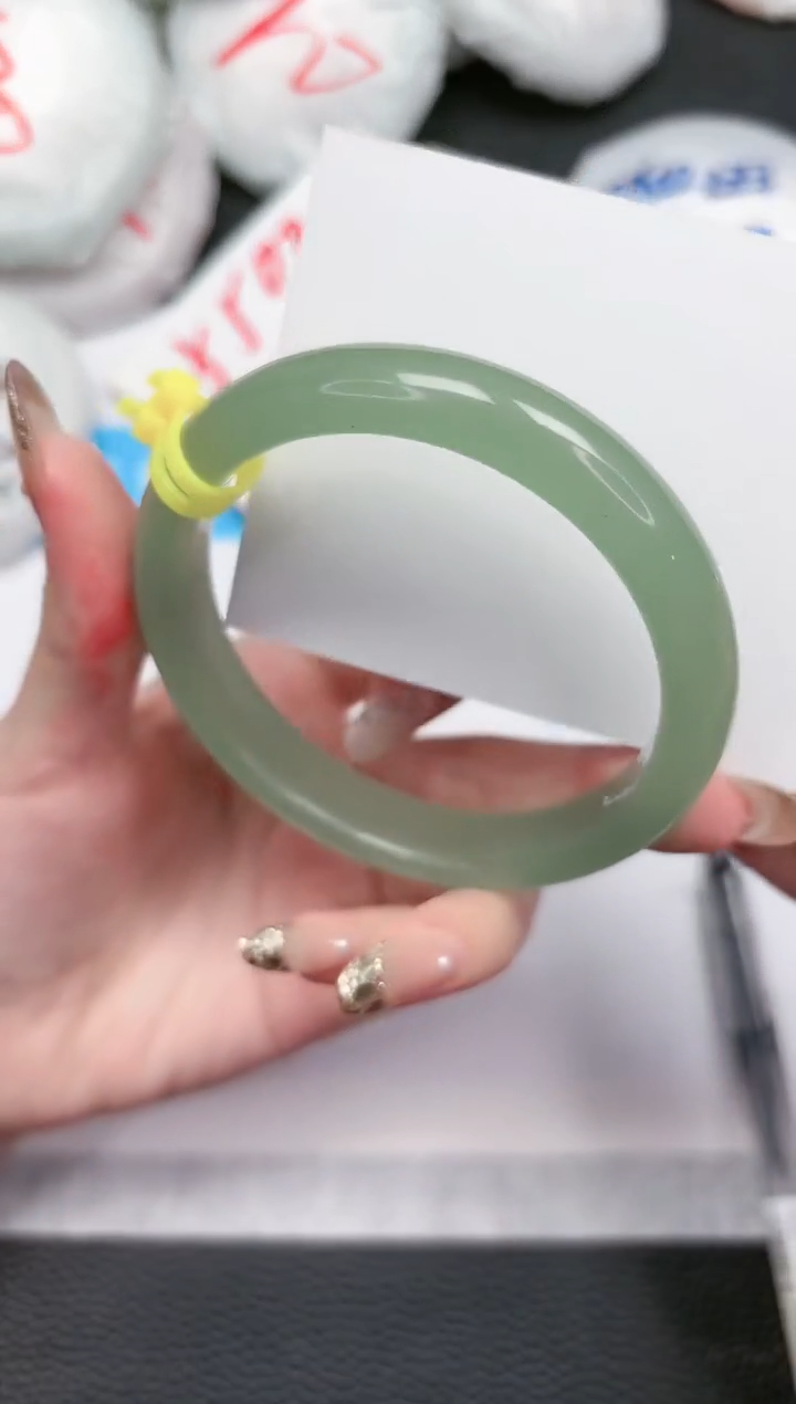 【闪购商品】石英质玉手镯未镶嵌195-61.8