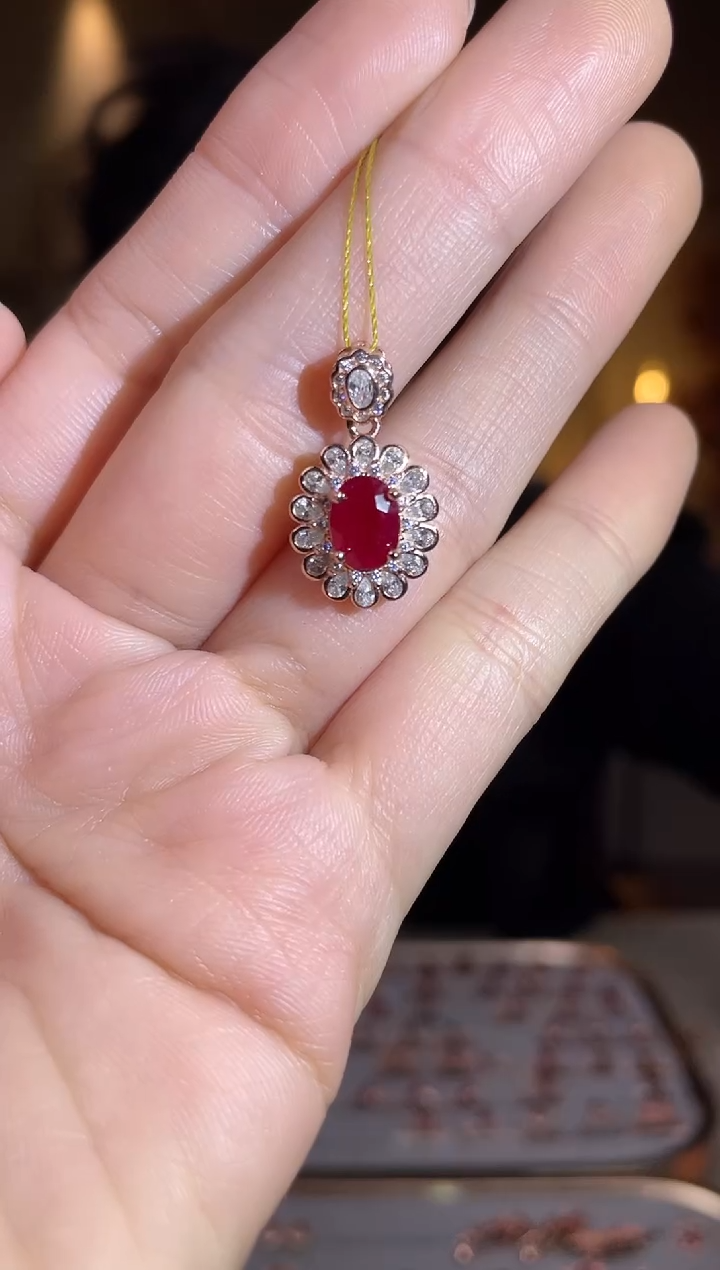 银S925镶嵌颈饰红宝石颈饰