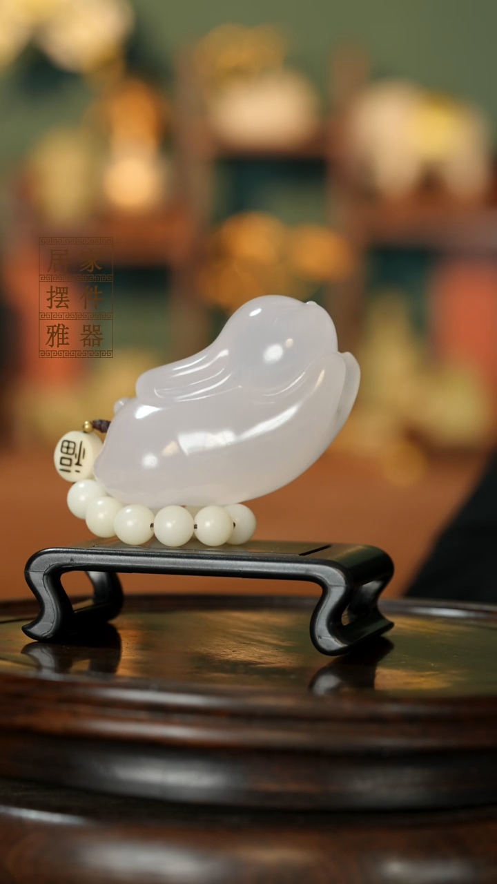 玉《玉兔拜月》摆件