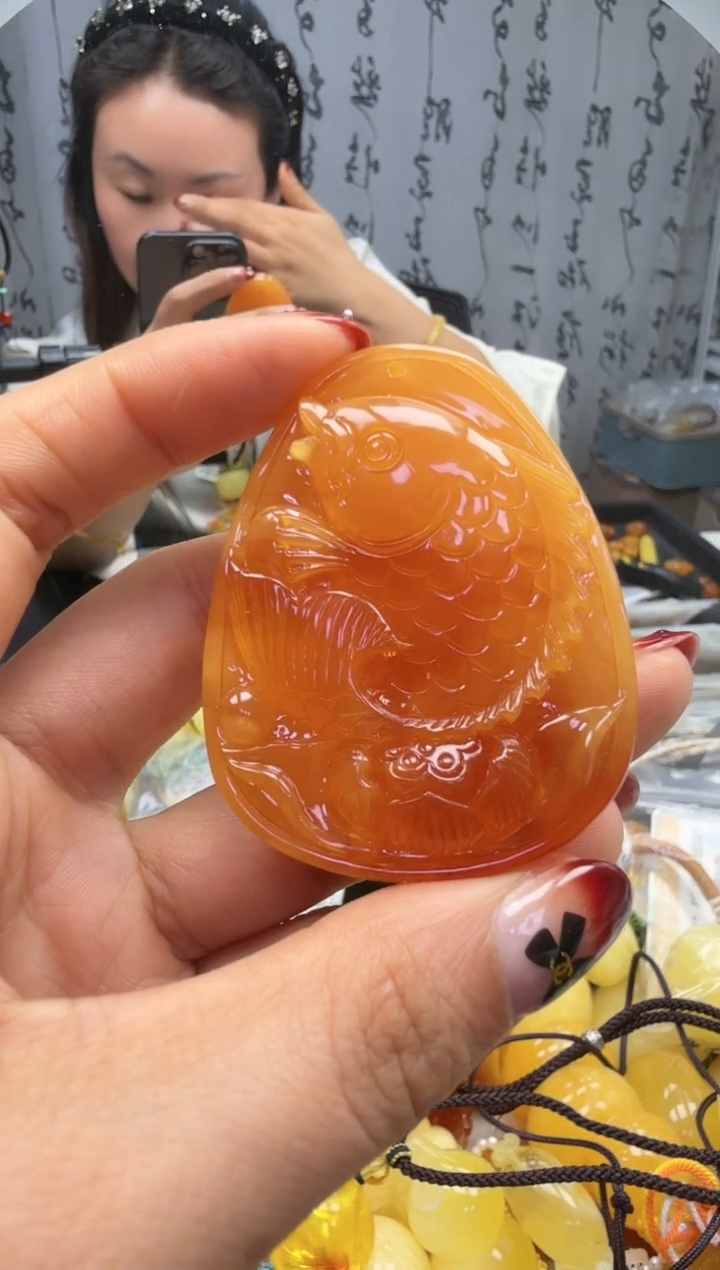 裸石琥珀未镶嵌如图