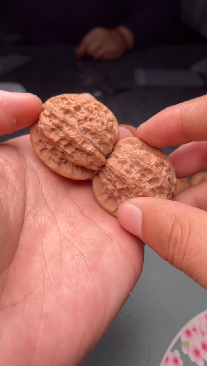 把件文玩核桃a160   血麒麟  37尺