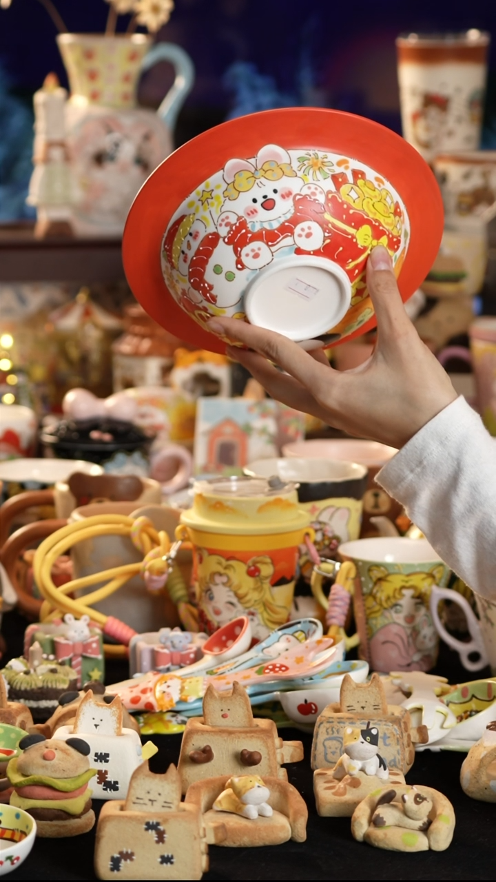 摆件陶景德镇釉下彩手绘设计师款陶瓷