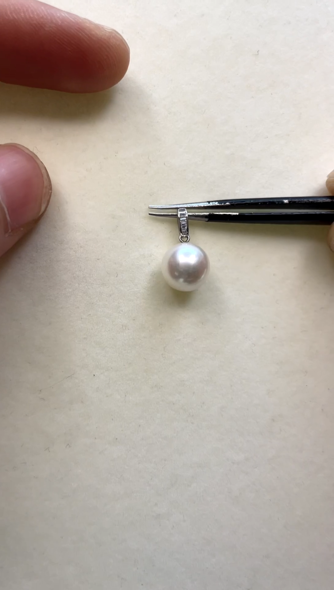 颈饰18K金镶嵌海水珍珠9.5-10