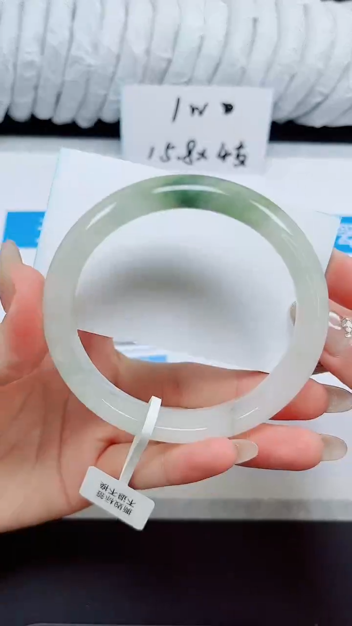 未镶嵌手镯石英质玉90-64.5