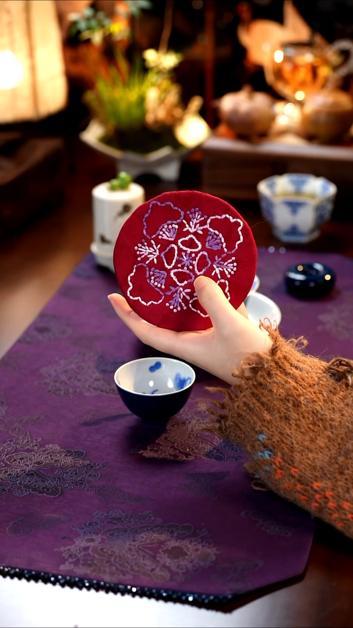 纯手工刺绣杯垫··/