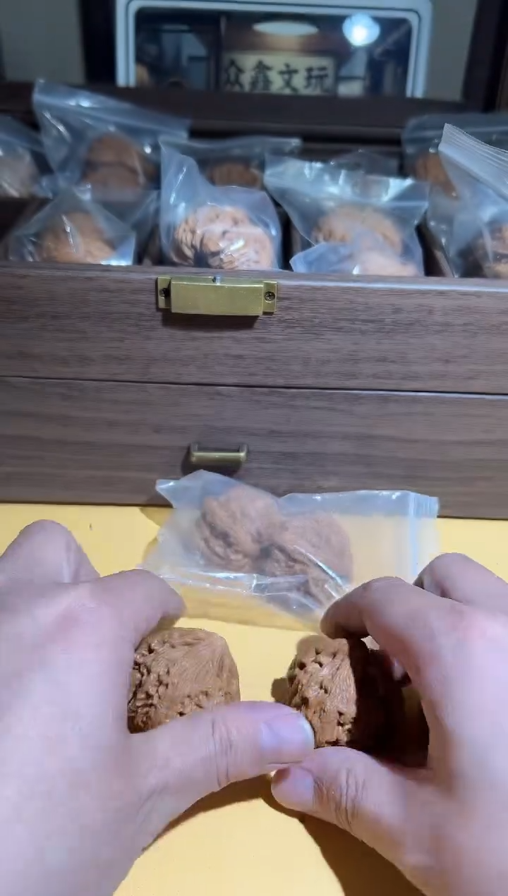 【闪购商品】文玩核桃把件虎头王