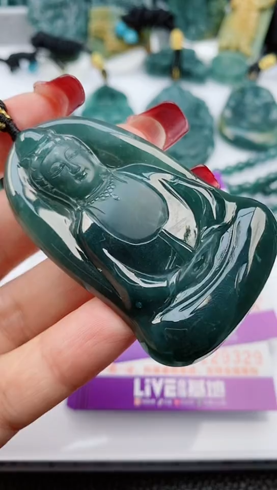 【闪购商品】翡翠颈饰未镶嵌               
