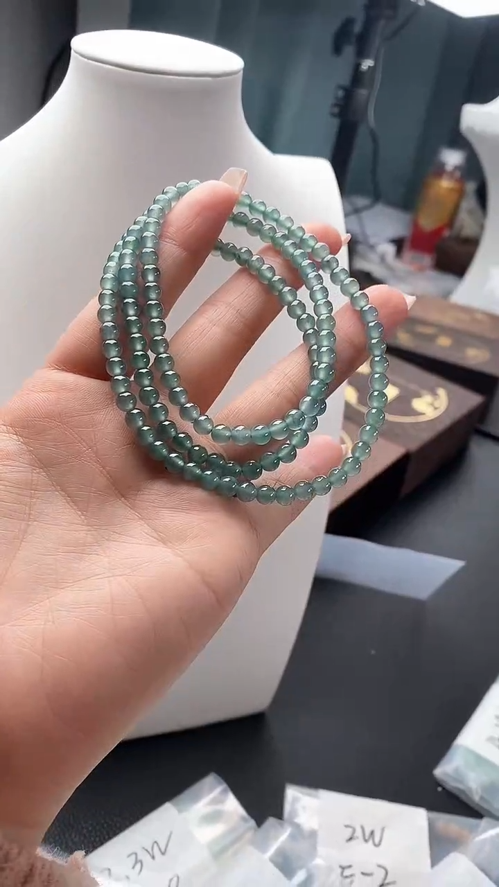 【闪购商品】翡翠手串未镶嵌68......