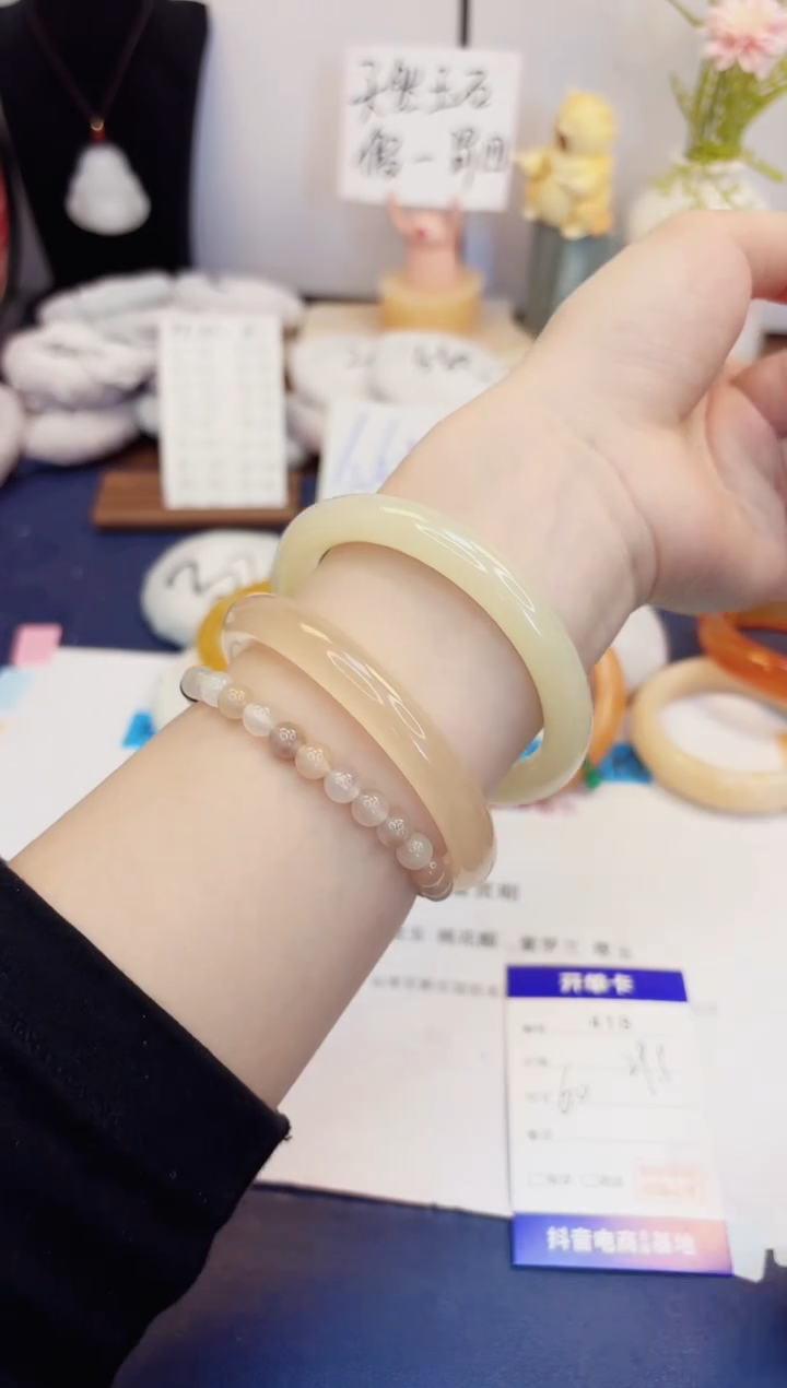 【闪购商品】石英质玉手镯未镶嵌418-美人条-圈口60