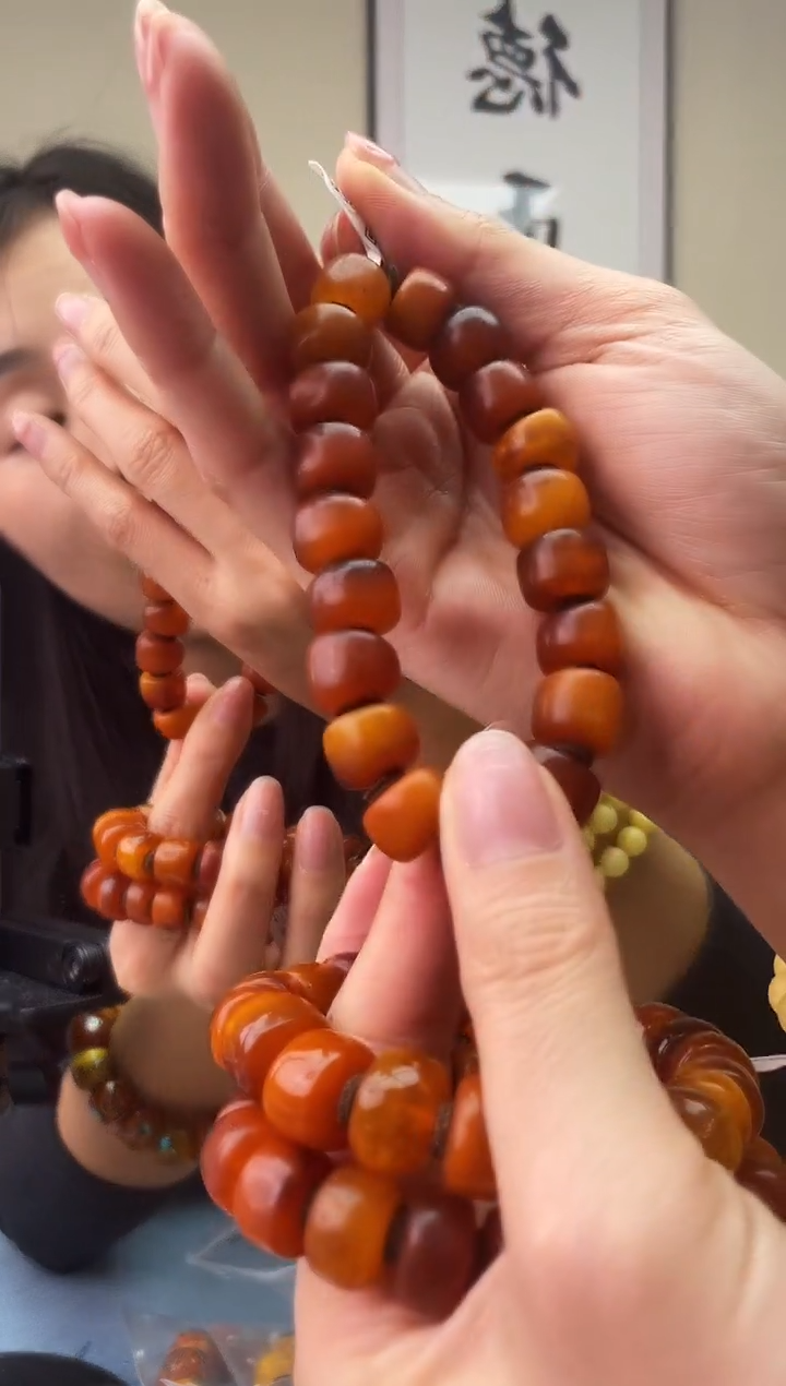 琥珀未镶嵌珠宝奇石T020 13微瑕假一罚十，多样性发一件