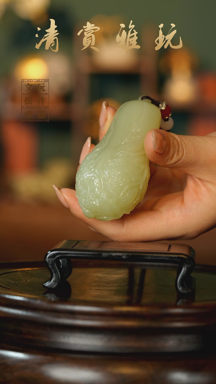 玉《手握白菜》手把件摆件