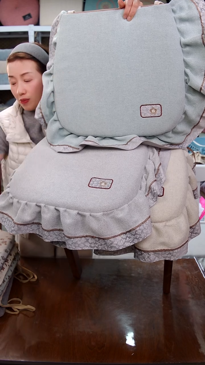 布大边雪尼—淡轻：咖色2个灰2个米2个