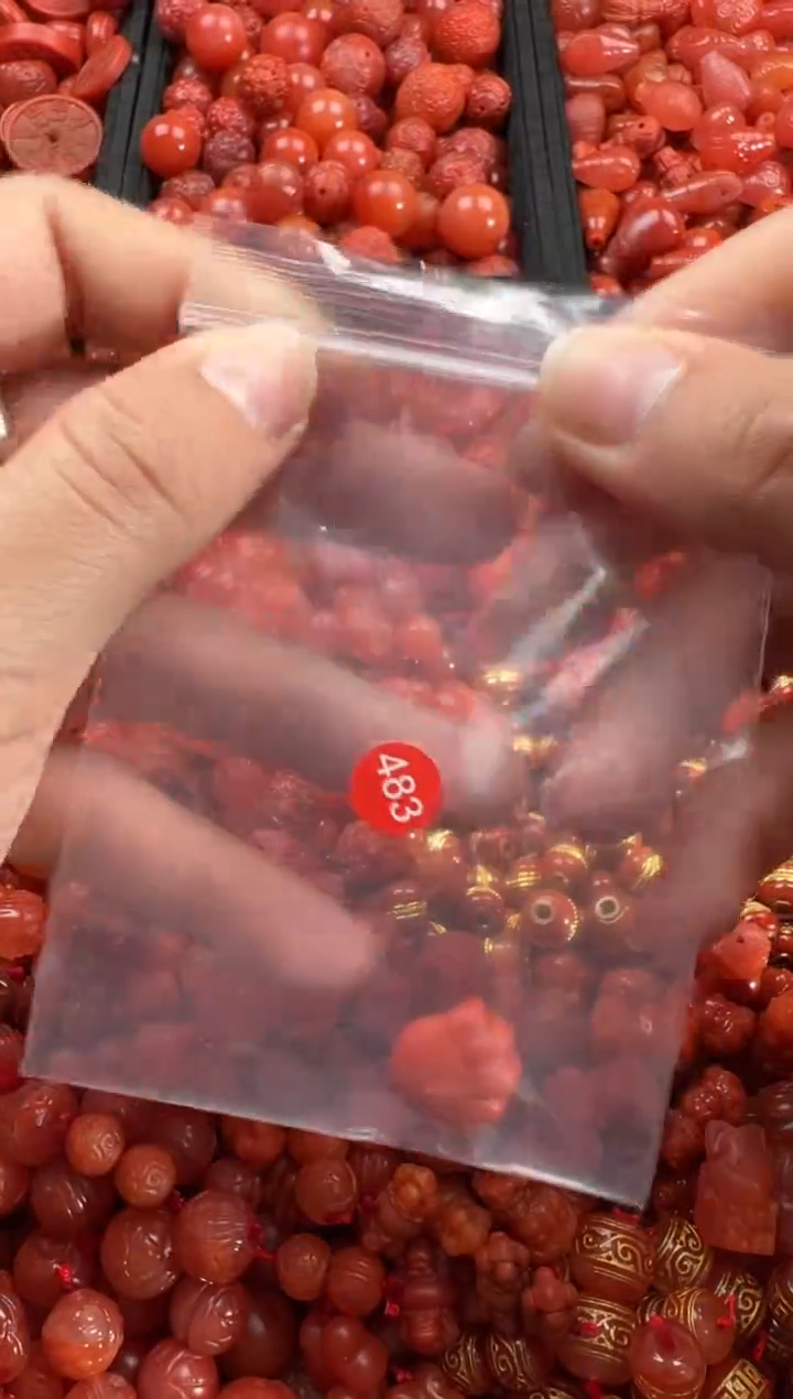 【闪购商品】南红玛瑙颈饰未镶嵌1