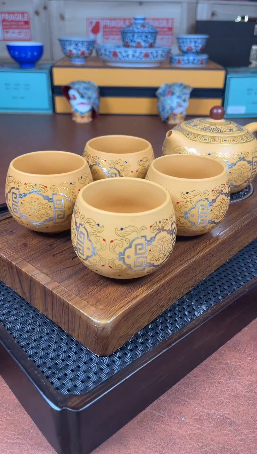 黄金段泥紫砂一壶四杯带实木茶盘