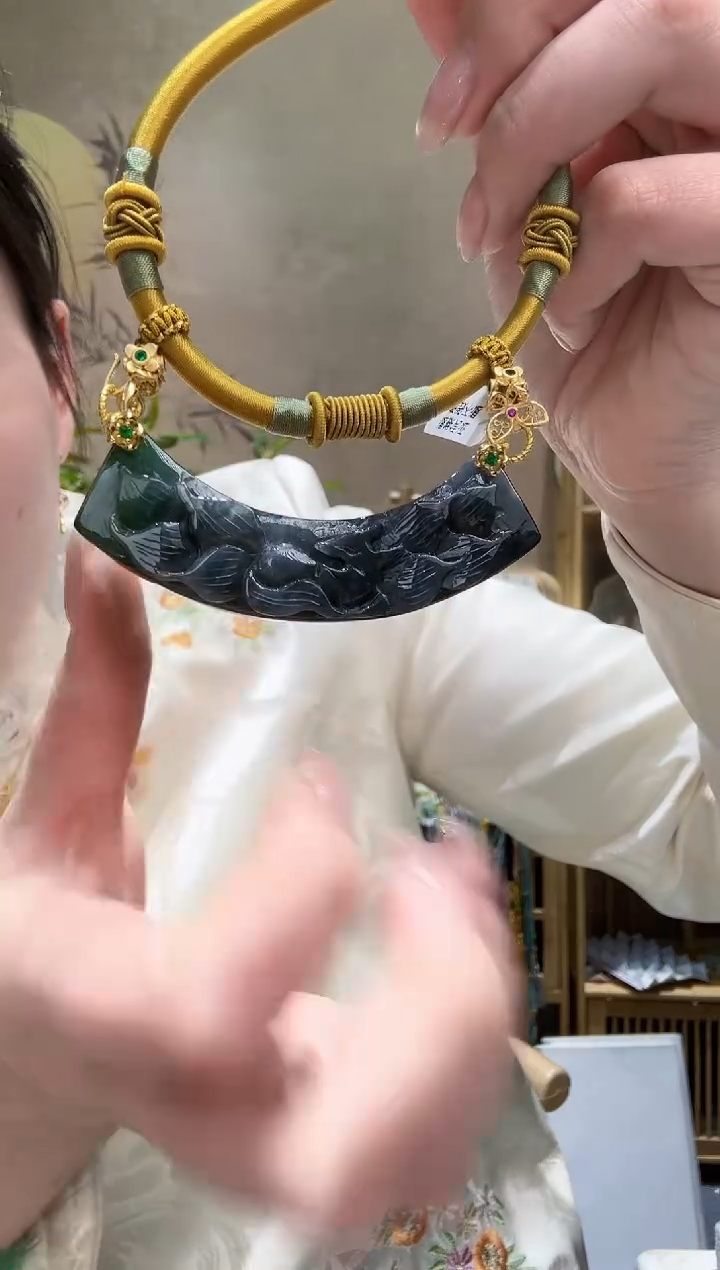 【闪购商品】翡翠颈饰未镶嵌吊坠