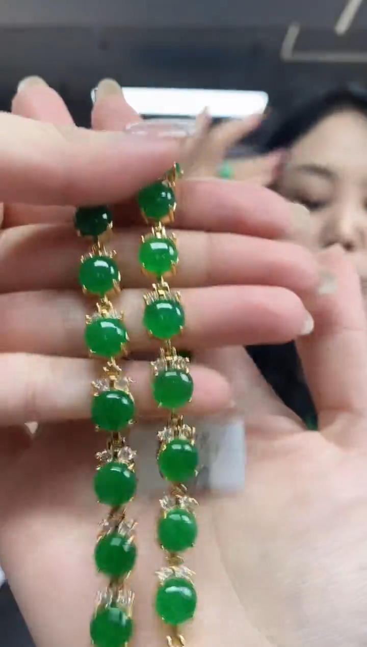 【闪购商品】翡翠手链未镶嵌多样性发其一颜色微差