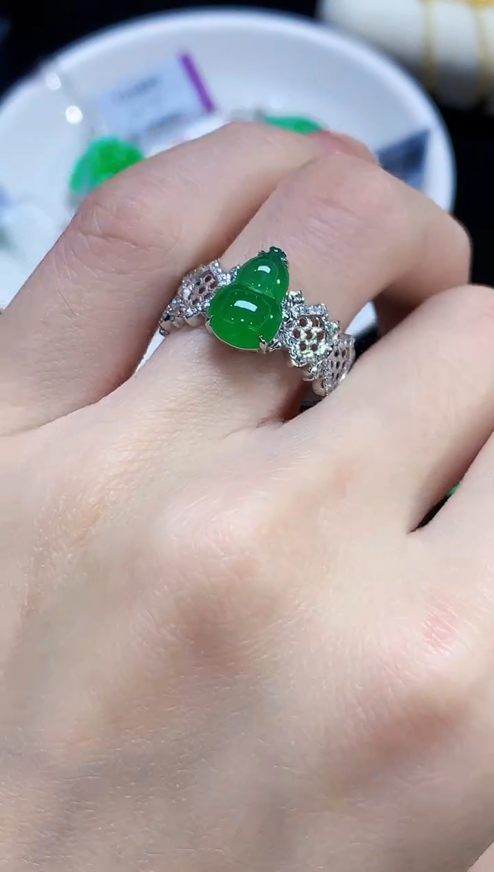 18K金镶嵌戒指翡翠SY