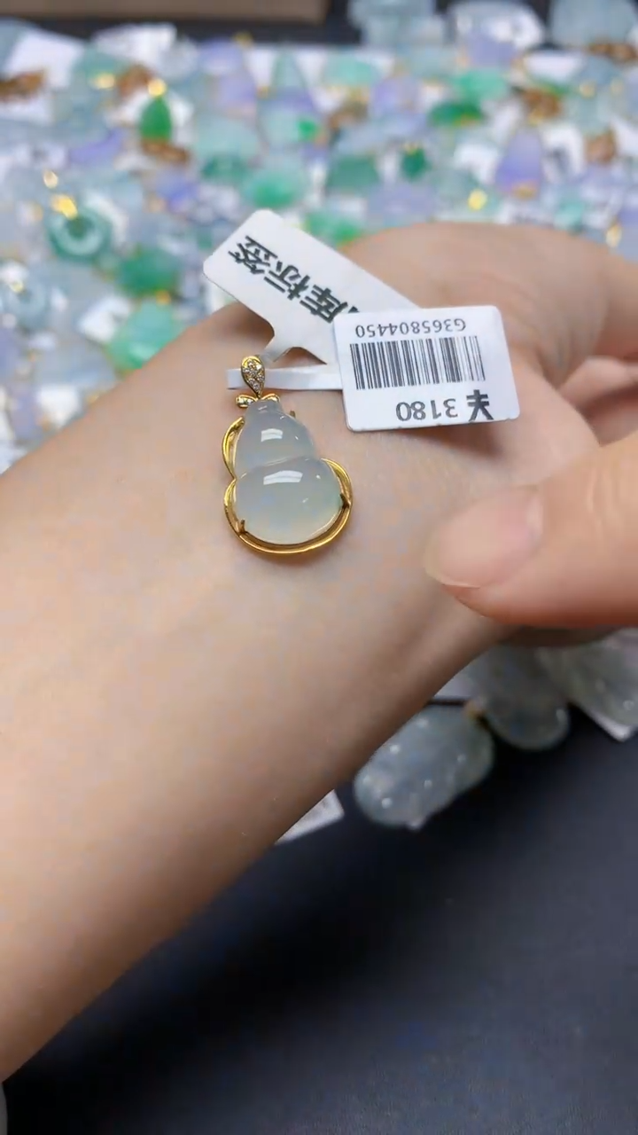 翡翠18K金镶嵌颈饰天然a货翡翠