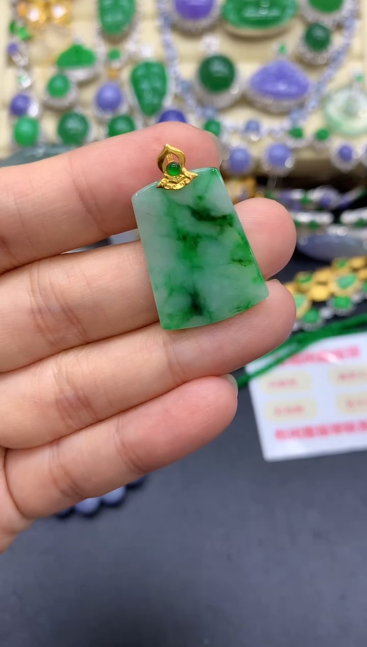 颈饰18K金镶嵌翡翠127-中国好珍宝