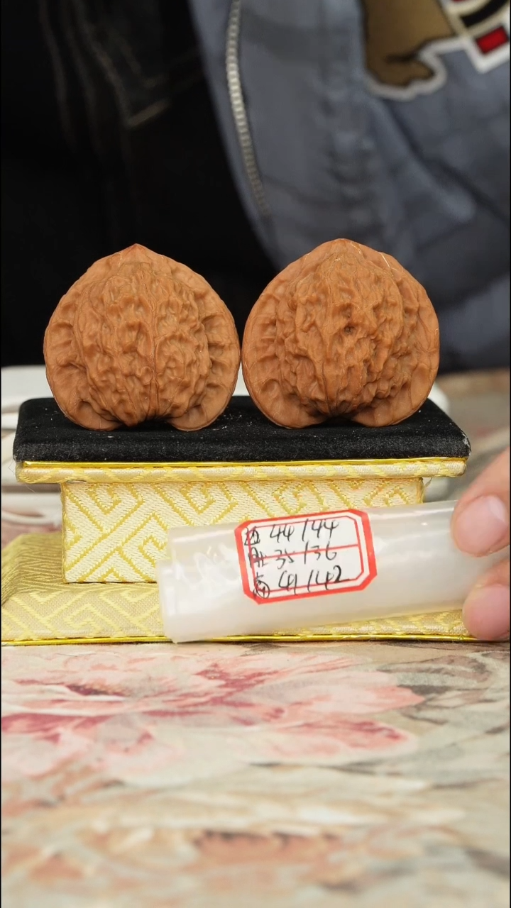 【闪购商品】文玩核桃把件崔凯公子帽有修