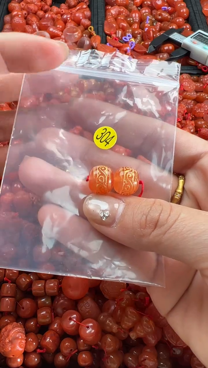 【闪购商品】南红玛瑙颈饰未镶嵌1