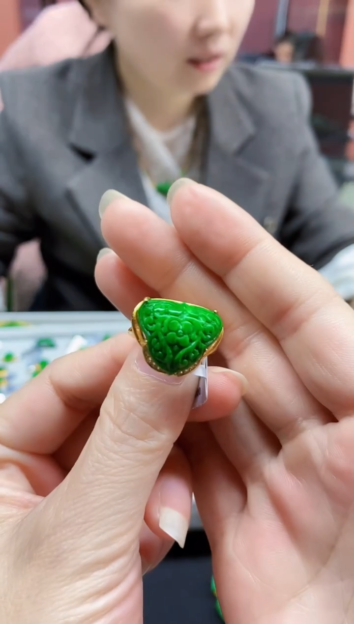 颈饰未镶嵌翡翠戒指 7 