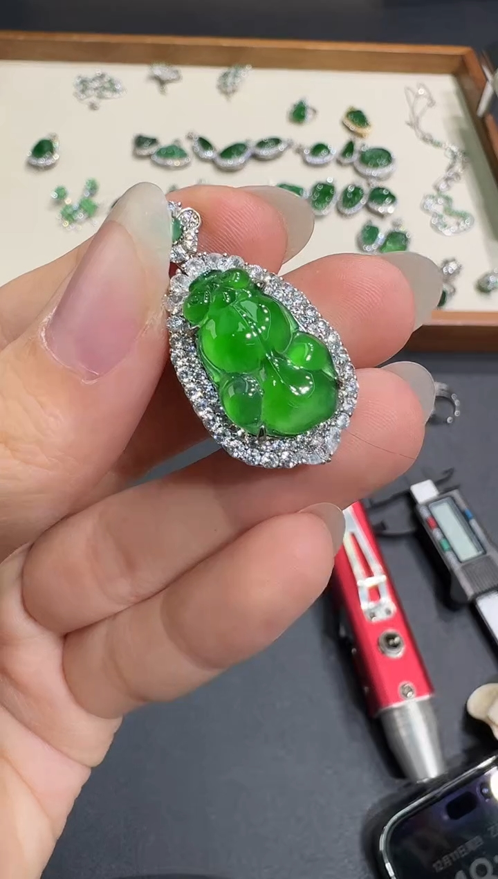 颈饰银S925镶嵌翡翠X1211-886-351