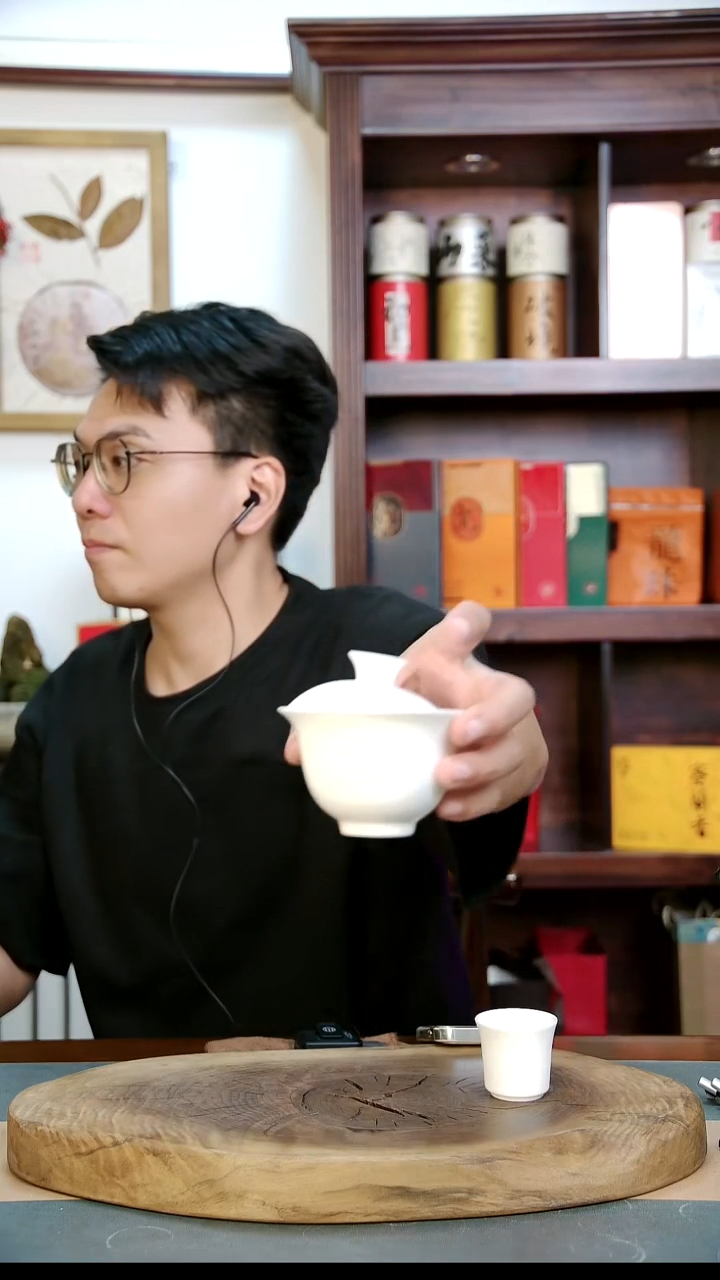 一个盖碗+6个A款杯子