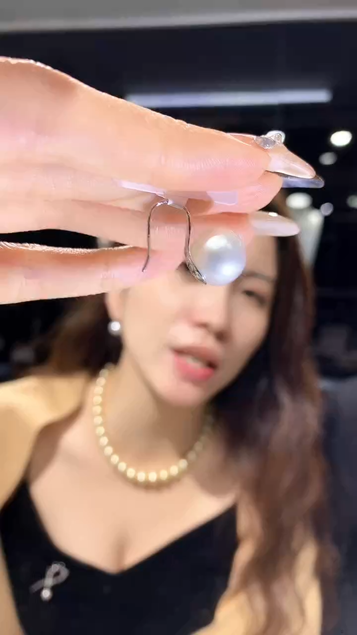 【闪购商品】海水珍珠耳饰18K金镶嵌高跟鞋耳钉10~11mm