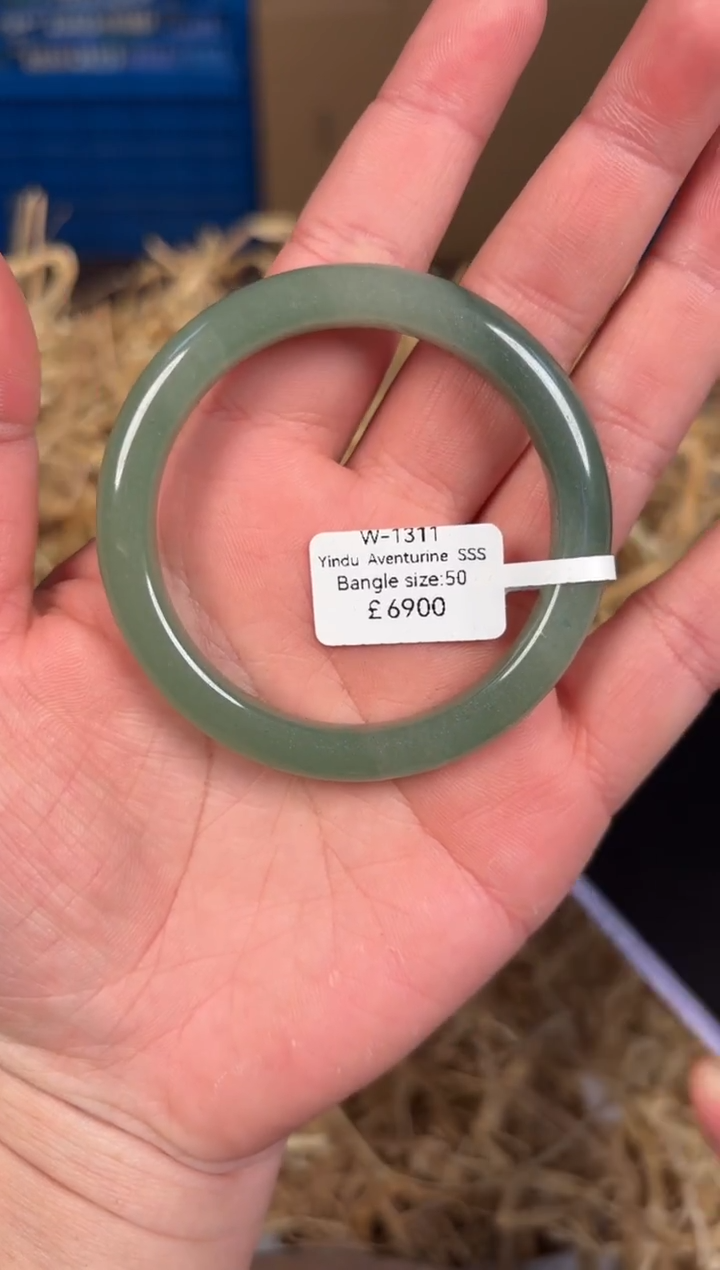 未镶嵌手镯石英质玉W1311